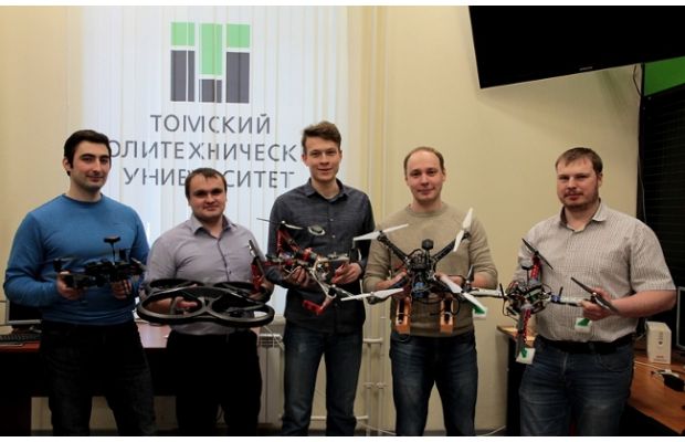 В ТПУ учат дроны летать группами без аварий