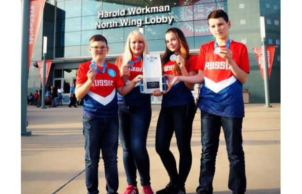 Команда из Новороссийска одержала победу на чемпионате мира по робототехнике VEX
