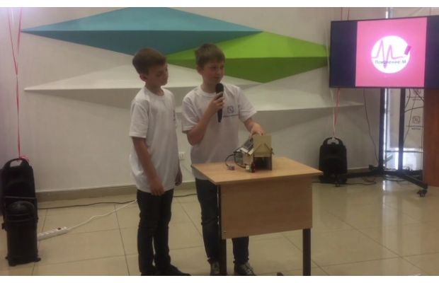 Школьник из Ханты-Мансийска собрал робот-пылесос и выиграл конкурс по робототехнике