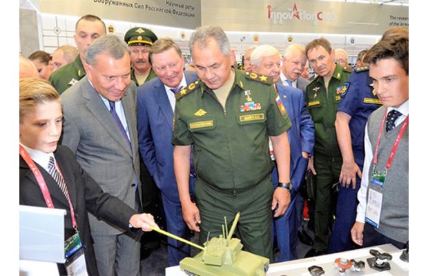 Юные изобретатели из Калуги покоряют Международный военно-технический форум «Армия-2018»
