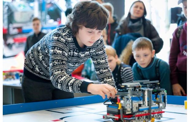 Центр развития робототехники: занятия сегодня и вчера