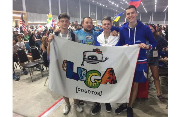 Новосибирская команда взяла престижный спец приз на Мировых соревнованиях по робототехнике в Таиланде