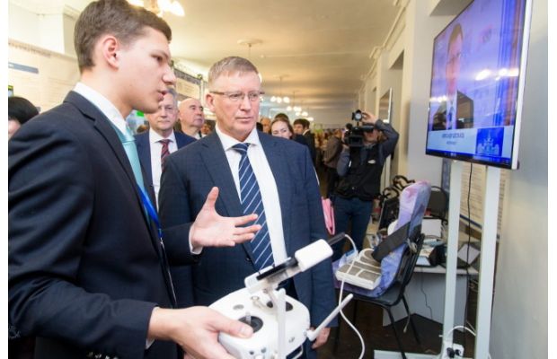 Роботы и тренажеры-симуляторы: к юбилею ЮУрГУ открылась выставка научно-технических достижений вуза