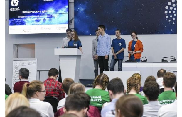13 разработок представили школьники по итогам Космической программы в Сириусе