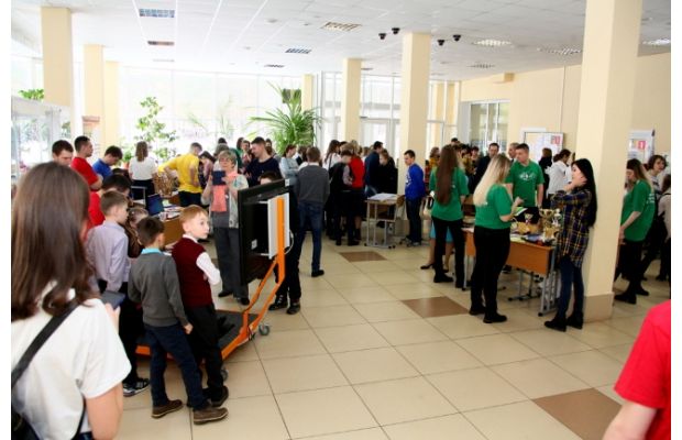 В БрГУ состоялся фестиваль науки и робототехники