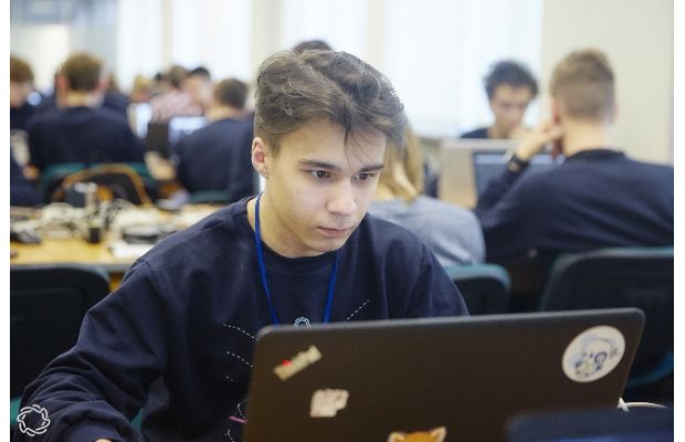 Финалисты Олимпиады НТИ разработали систему искусственного интеллекта для квадрокоптера