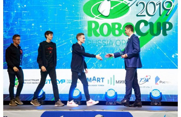 Команды ТУСУРа заняли все призовые места в одной из лиг главного чемпионата RoboCup страны