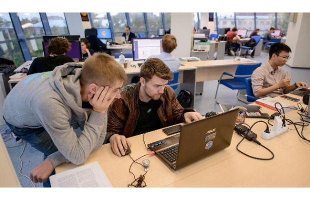 Молодые ученые из МФТИ получили грант от Amazon на разработку искусственного интеллекта