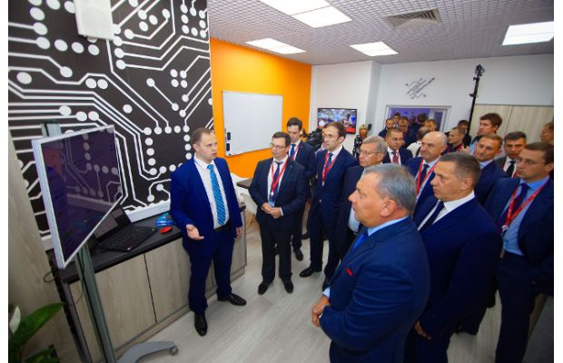 Проекты образовательной программы «Микроэлектроника. 157 уровень» ГК «Микрон» и БФ «Система» на Восточном Экономическом Форуме