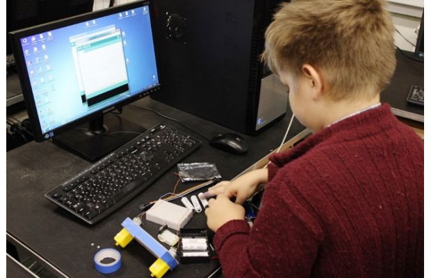 СарФТИ НИЯУ МИФИ провел робототехнический практикум для детей