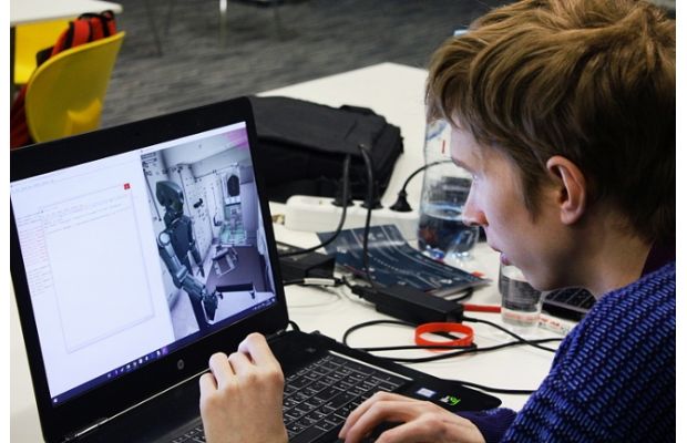Участники InnoRoboHack разработали роботов-космонавтов и беспилотные поезда