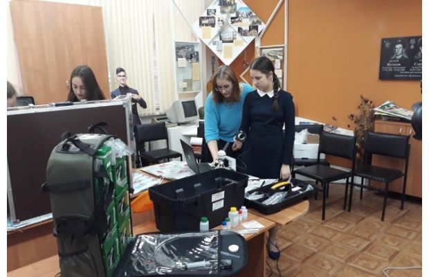 Юные изобретатели создают роботов и исследуют воздух в лабораториях губернаторского проекта «Школа открытий.76»
