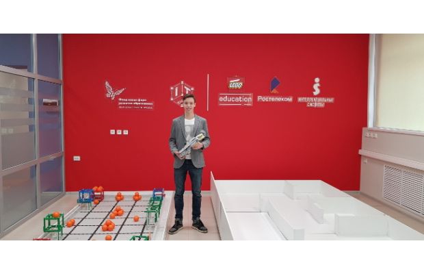 Ученик Центра IT-куб в Михаил Иванов признан «Юным техником и изобретателем»