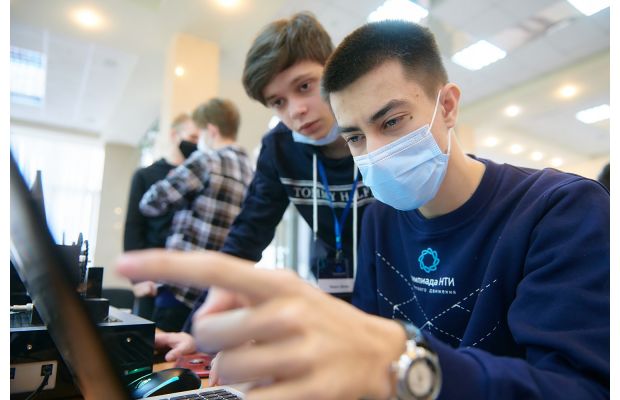 Школьники предложили системы кодирования спутниковой связи в финале Олимпиады Кружкового движения НТИ 