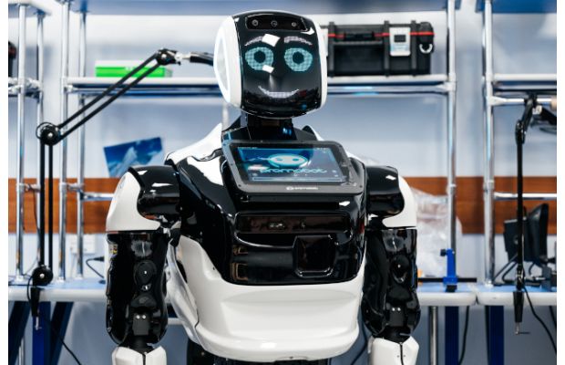 Робот поможет студентам мурманского колледжа изучать робототехнику