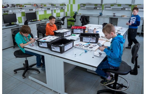 Продолжается набор учащихся в образовательные центры Фонда Андрея Мельниченко